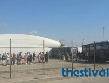 Θεσσαλονίκη: Στο λιμάνι οι οπαδοί της Τσέλσι - Δρακόντεια μέτρα από την ΕΛ.ΑΣ. (φώτο)